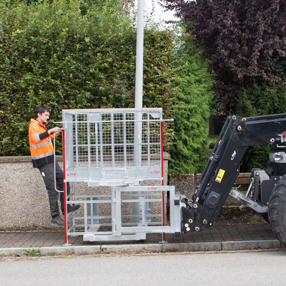 Arbeitsbühne »HOCH« - schwenkbar, vollverzinkt